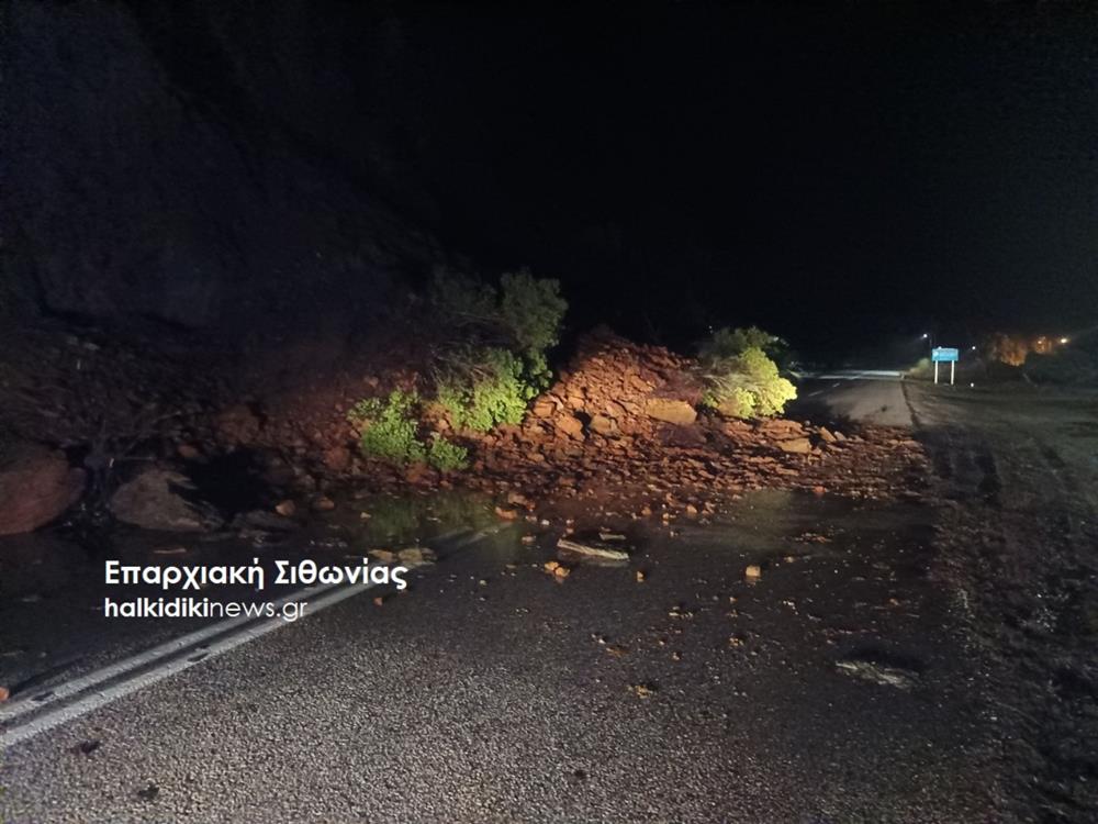 Κακοκαιρία «Bora»: Τραγωδία στην Χαλκιδική – Νεκρός 55χρονος οδηγός μετά από ανατροπή του οχήματός του