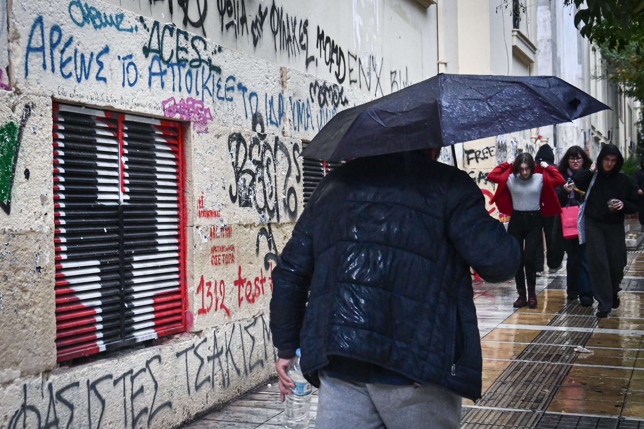 Καιρός: Νέα επικαιροποίηση του δελτίου από την ΕΜΥ – Αναμένονται βροχές με μεγάλο όγκο νερού – Η ανάρτηση Κολυδά