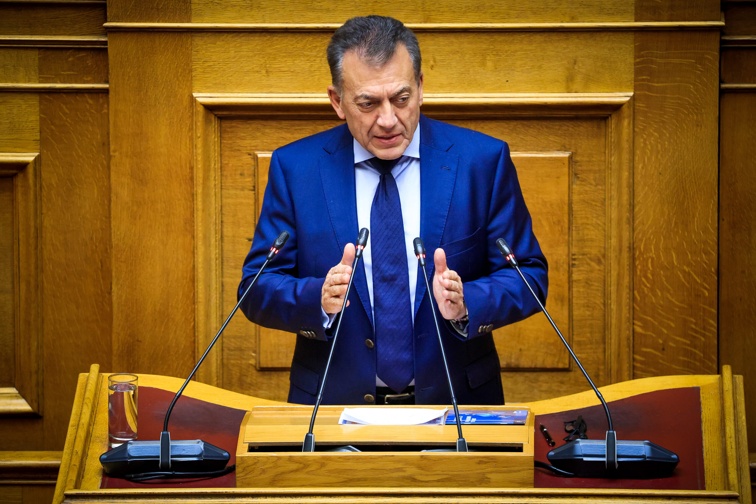 Γιάννης Βρούτσης