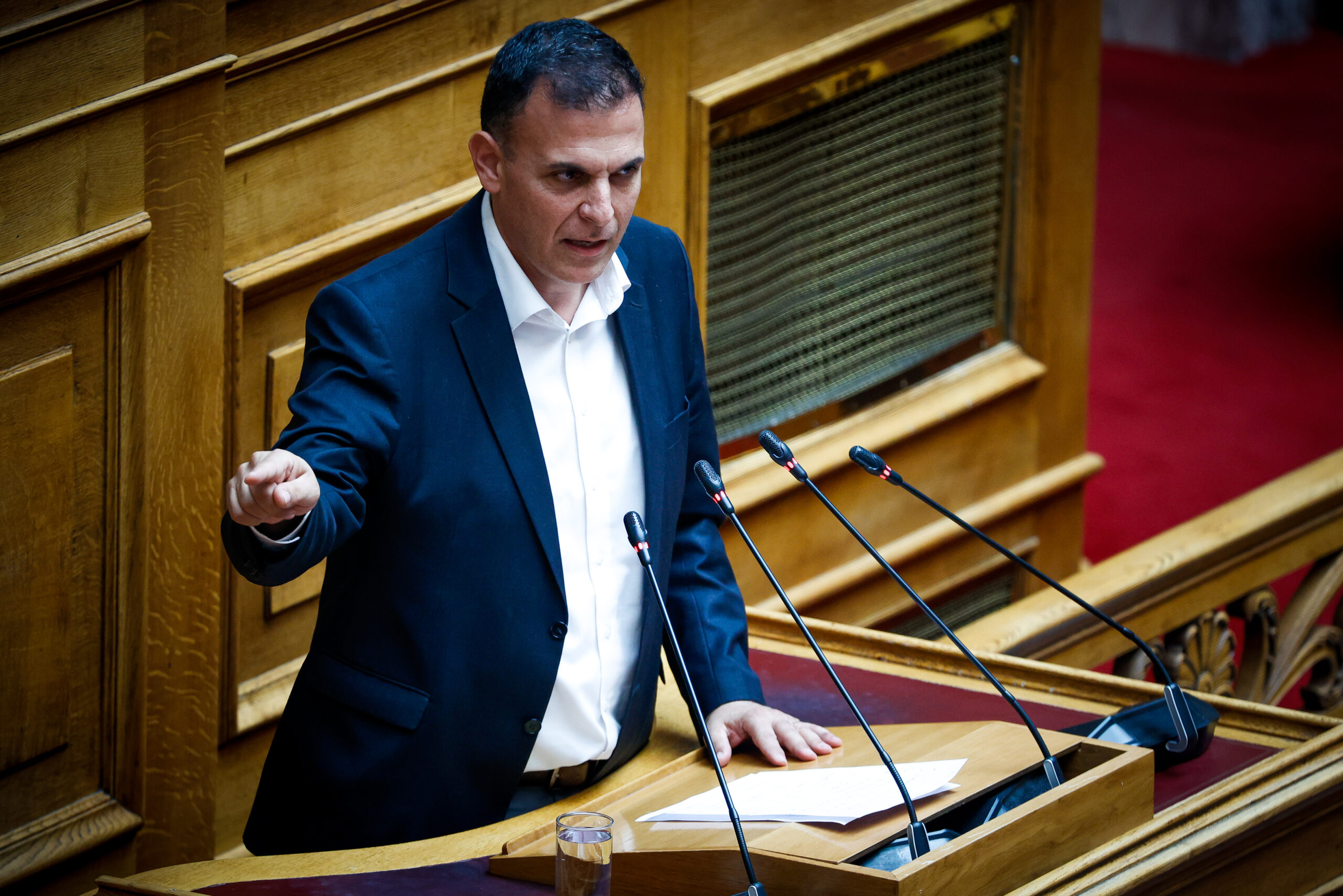 Καραμέρος: «Να σταματήσει ο ΟΣΕ να κρύβει τα κρίσιμα βίντεο από την τραγωδία στα Τέμπη
