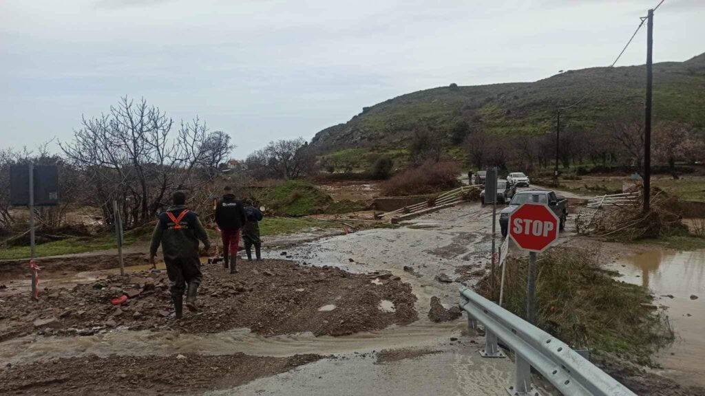 Κακοκαιρία «Bora»: Συνεχίζονται τα έντονα φαινόμενα σε όλη τη χώρα – Σε κατάσταση συναγερμού πολλές περιοχές – Αναμένονται 2 νέα κύματα