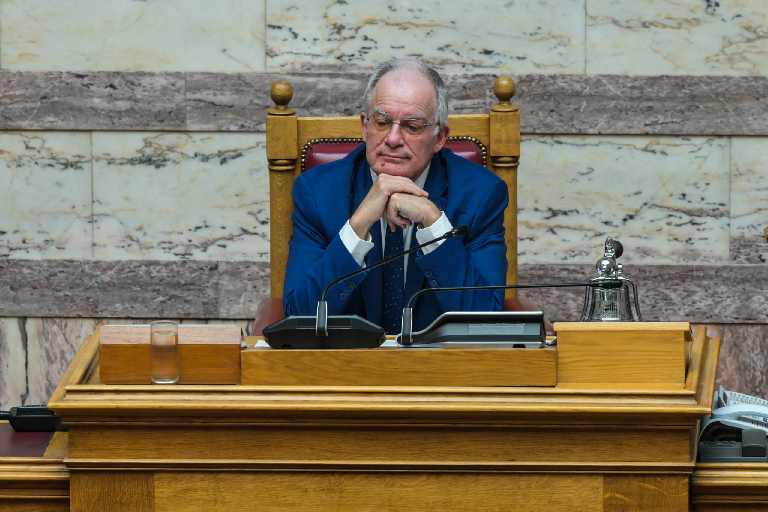 Προτεινόμενοι για την Προεδρία της Δημοκρατίας και δημοσκοπικά ευρήματα διαμορφώνουν τις επόμενες κινήσεις των κομμάτων, το πάνε καλά; Κερασάκι στην τούρτα το βιβλίο Κασσελάκη…