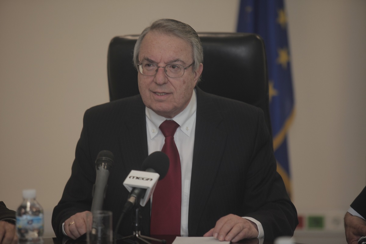 Οι διορθώσεις του Μπαμπινιώτη: «Δεν λέμε 2 βαθμοί υπό του μηδενός»