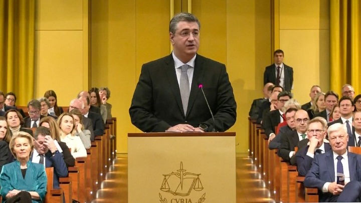 Απόστολος Τζιτζικώστας