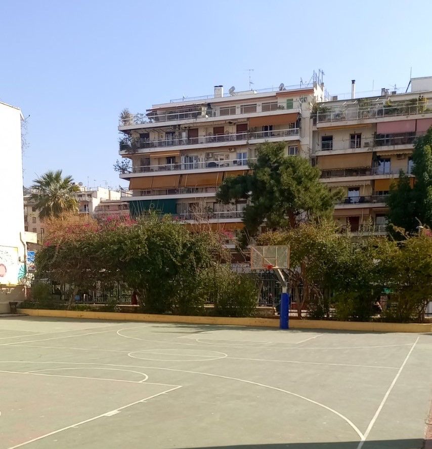 Δήμος Αθηναίων: Ανοίγουν οκτώ προαύλια σχολείων κάθε Σαββατοκύριακο για ασφαλές παιχνίδι