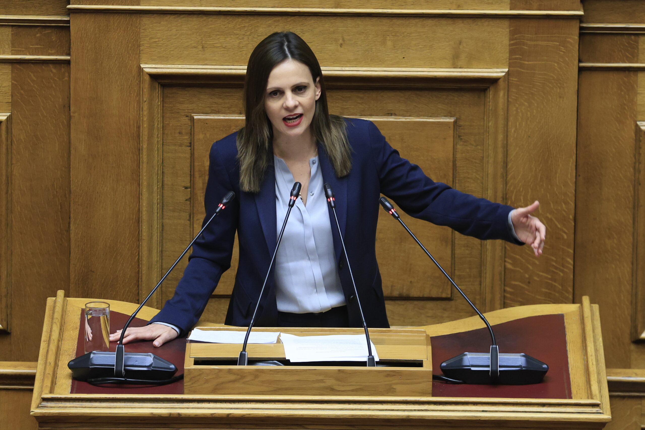 Έφη Αχτσιόγλου