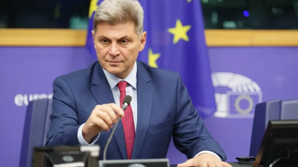 Νικόλας Φαραντούρης