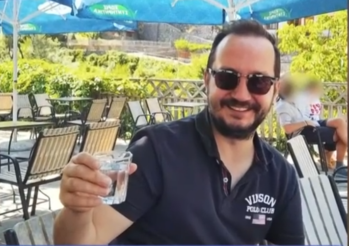Βασίλης Καλογήρου