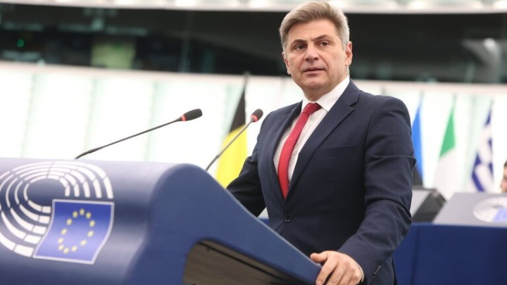 Νικόλας Φαραντούρης