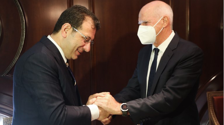Γιώργος Παπανδρέου: «Αλληλεγγύη στον Εκρέμ Ιμάμογλου» – «Η φωνή του τουρκικού λαού δεν μπορεί και δεν θα φιμωθεί»