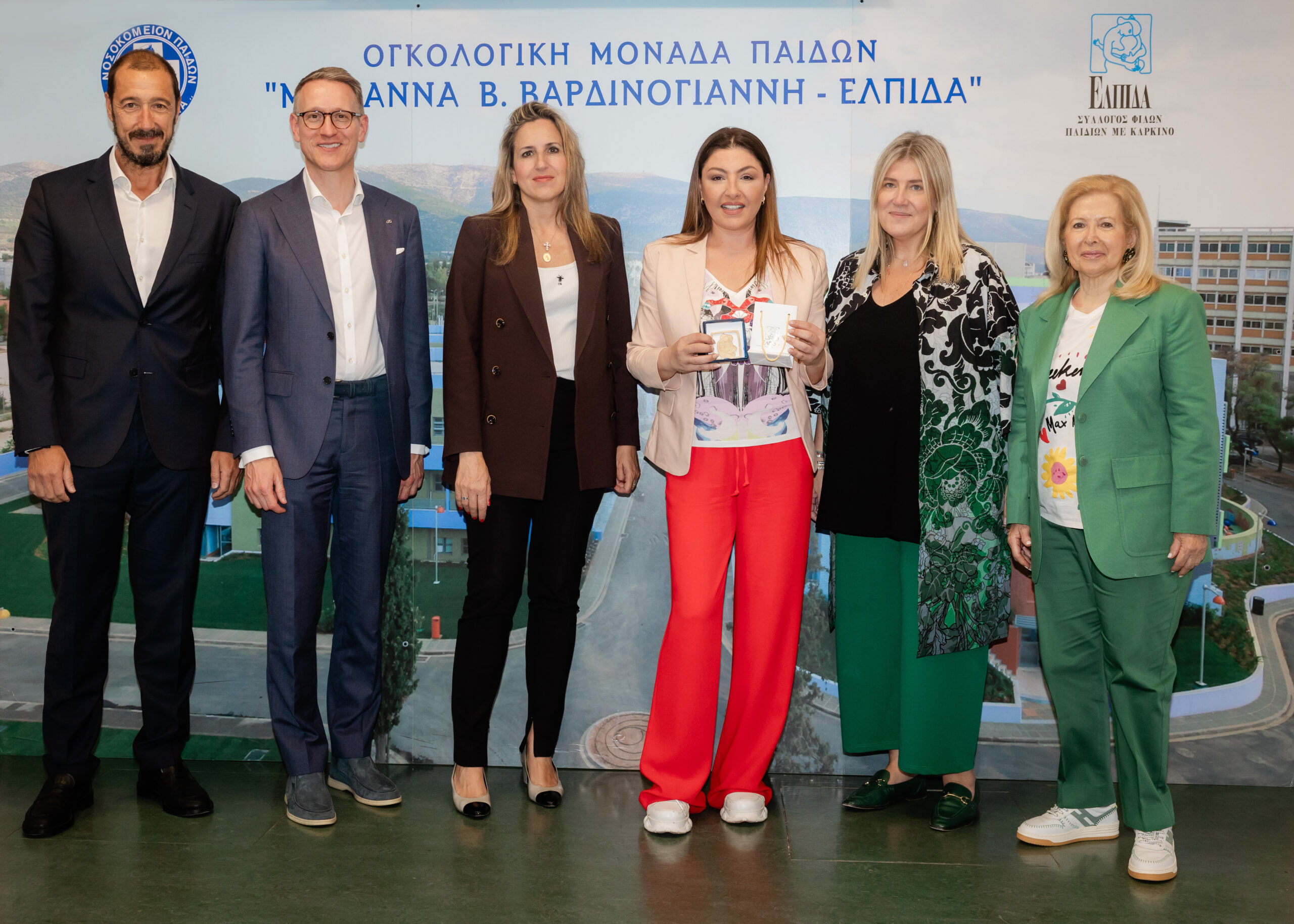 Έλενα Παπαρίζου