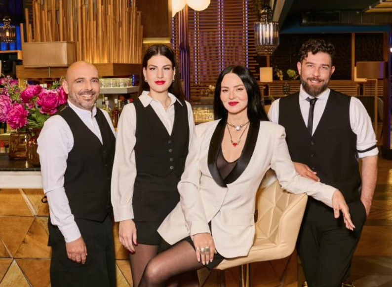 First Dates: Ο Αποστόλης ψάχνει γυναίκα που θα τον καθηλώσει