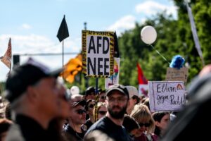 Γερμανία: Χιλιάδες στους δρόμους για τη δημοκρατία πριν από τις κρίσιμες εκλογές στη Σαξονία