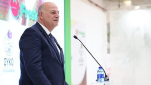 Κώστας Τσιάρας