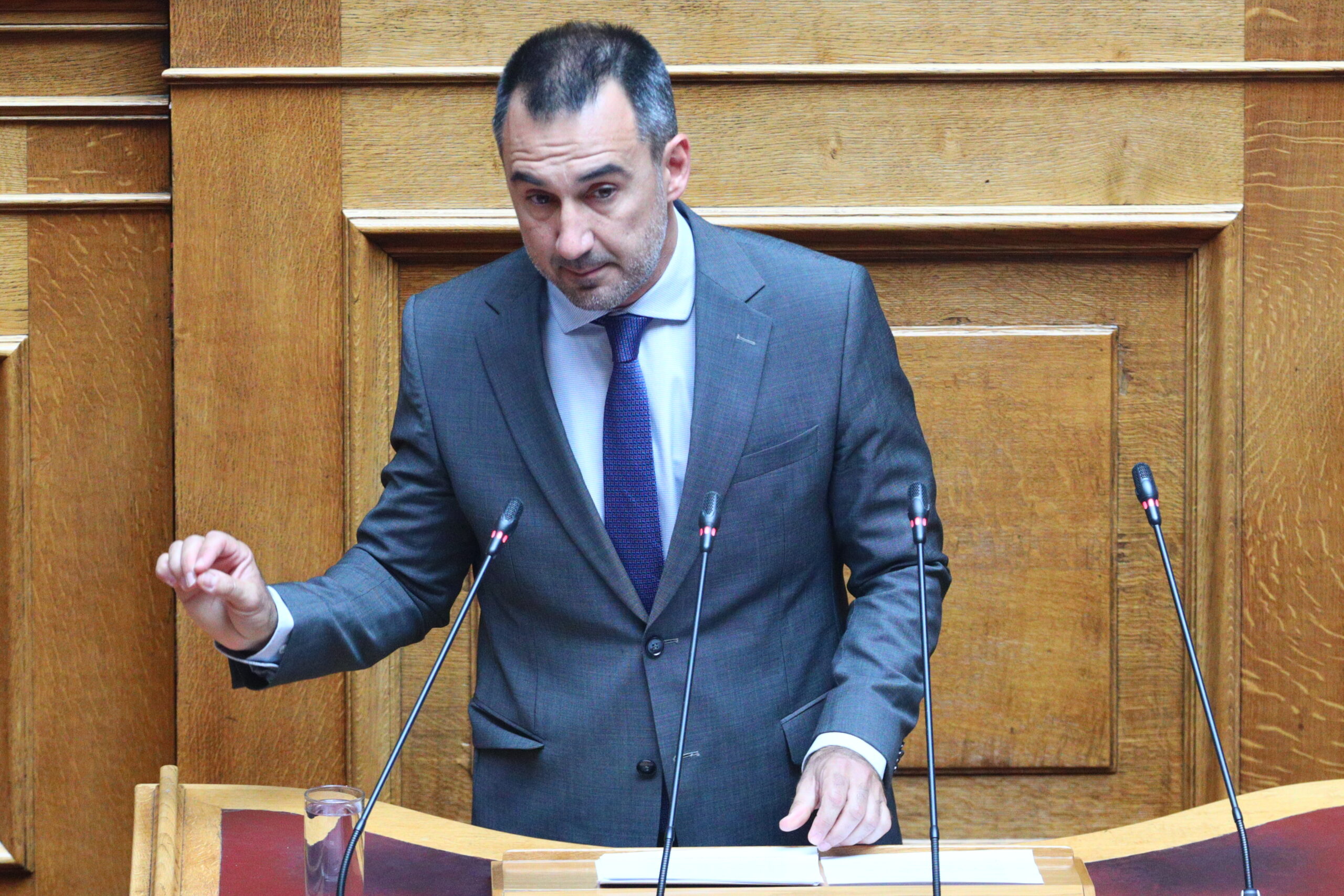 A. Χαρίτσης: Να μην επιτρέψουμε να λειτουργήσει η Βουλή ως πλυντήριο για τις ευθύνες αυτής της κυβέρνησης για το έγκλημα στα Τέμπη