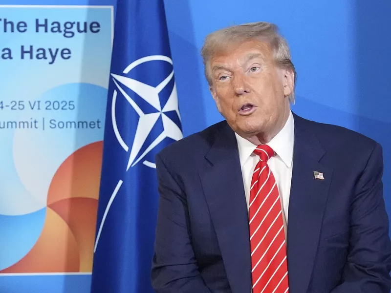 «Βόμβες» Τραμπ στη Σύνοδο του ΝΑΤΟ: Εξισώνει την επίθεση στο Ιράν με τον βομβαρδισμό της Χιροσίμα – Τι είπε για το άρθρο 5