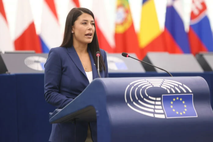 Αφροδίτη Λατινοπούλου