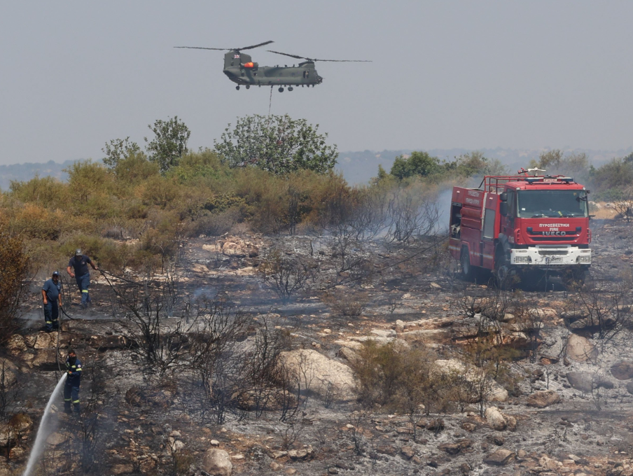 Μάχη με τις αναζωπυρώσεις στην Κύπρο: Για εμπρησμό μιλάνε οι Αρχές – Ζευγάρι ηλικιωμένων τα θύματα – 26 δασοκομάντος στέλνει η Ελλάδα