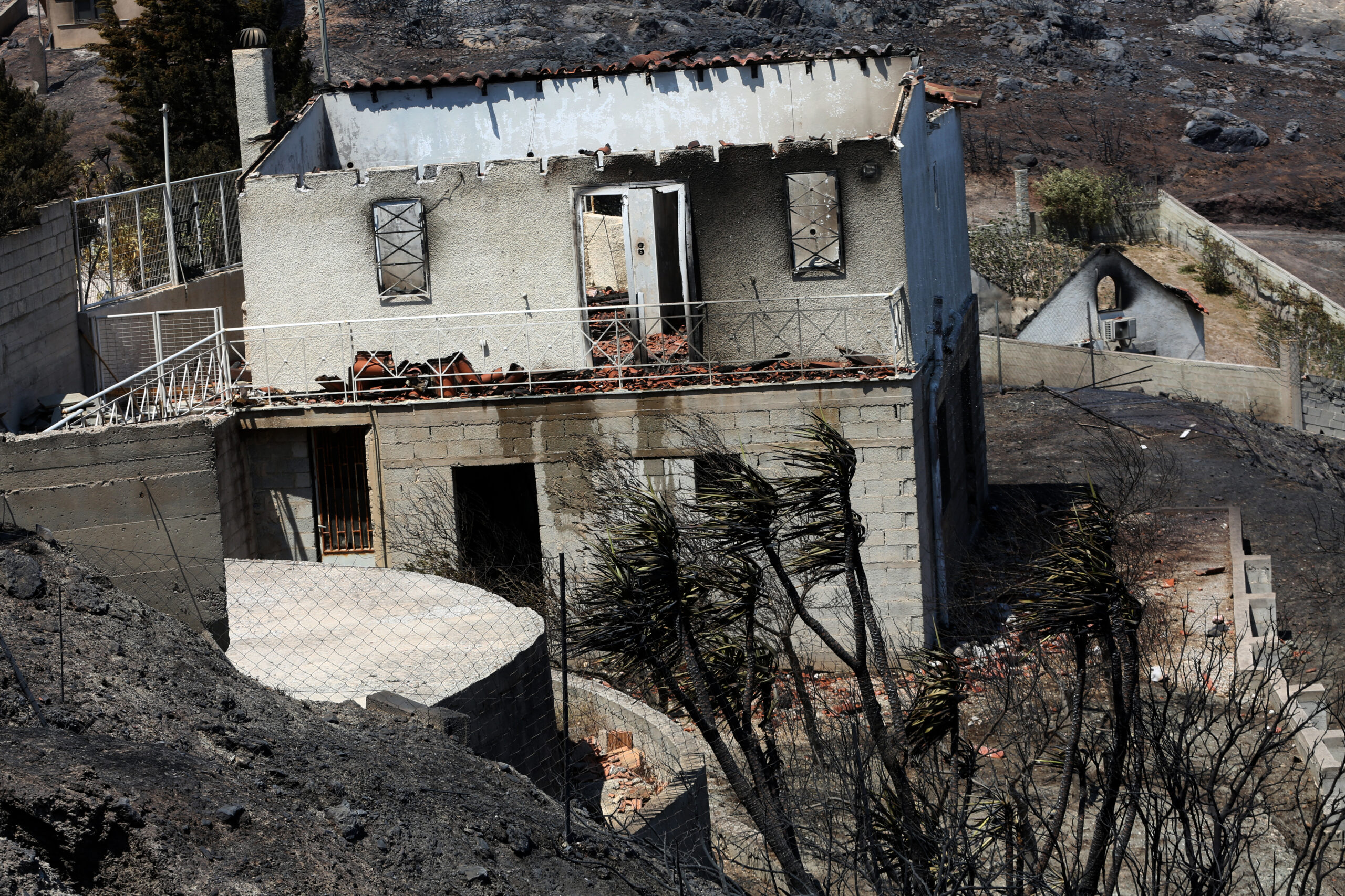 Συγκέντρωση ειδών πρώτης ανάγκης για τους πυρόπληκτους στον Πειραιά