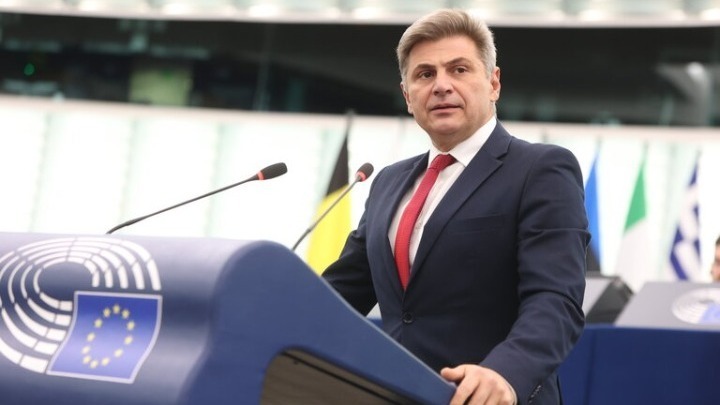 Νικόλας Φαραντούρης