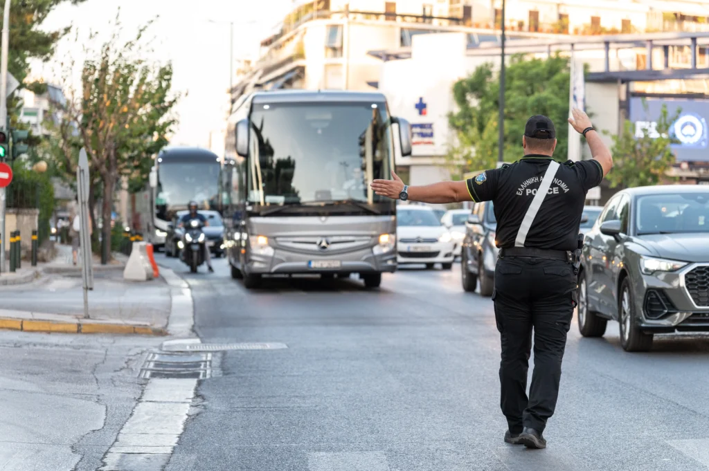«Σαφάρι» της Τροχαίας σε σχολικά λεωφορεία – Δεκάδες παραβάσεις Τροχαία