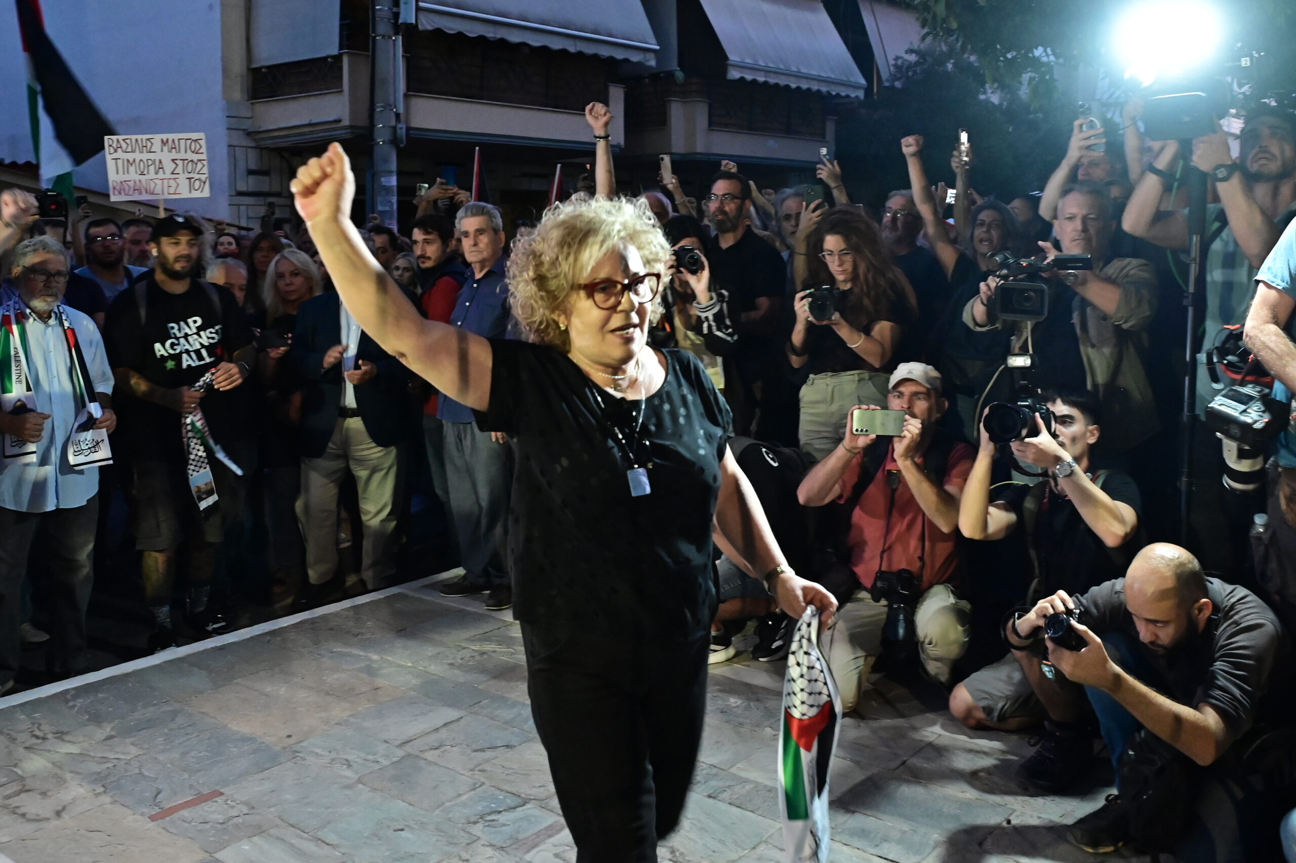Δώδεκα χρόνια από τη δολοφονία του Παύλου Φύσσα – Πορείες σε όλη την χώρα και επεισόδια στην Πάτρα (Βίντεο)