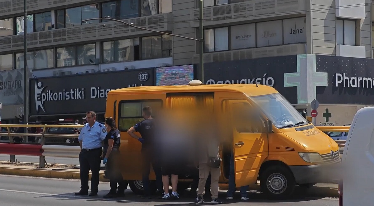 Συγγρού: Εκτροπή σχολικού λεωφορείου – Προβλήματα στην κυκλοφορία (Βίντεο)