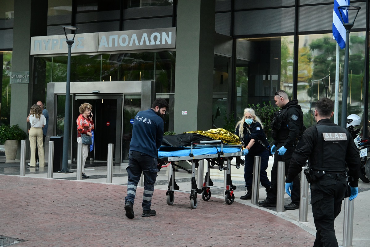Τραγωδία στoυς Αμπελόκηπους: 44χρονος πατέρας που περίμενε το δεύτερο παιδί του ο άνδρας που έπεσε από τον 24ο όροφο (Βίντεο)