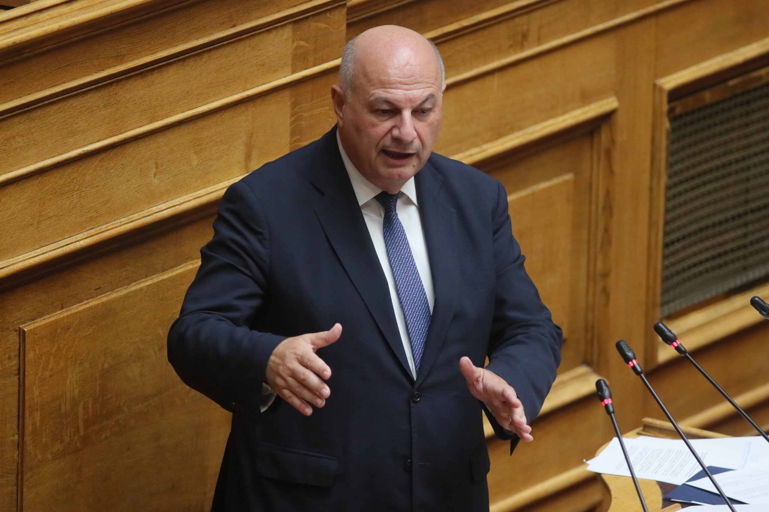 Κώστας Τσιάρας