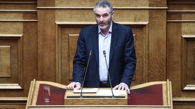 Μανόλης Χνάρης