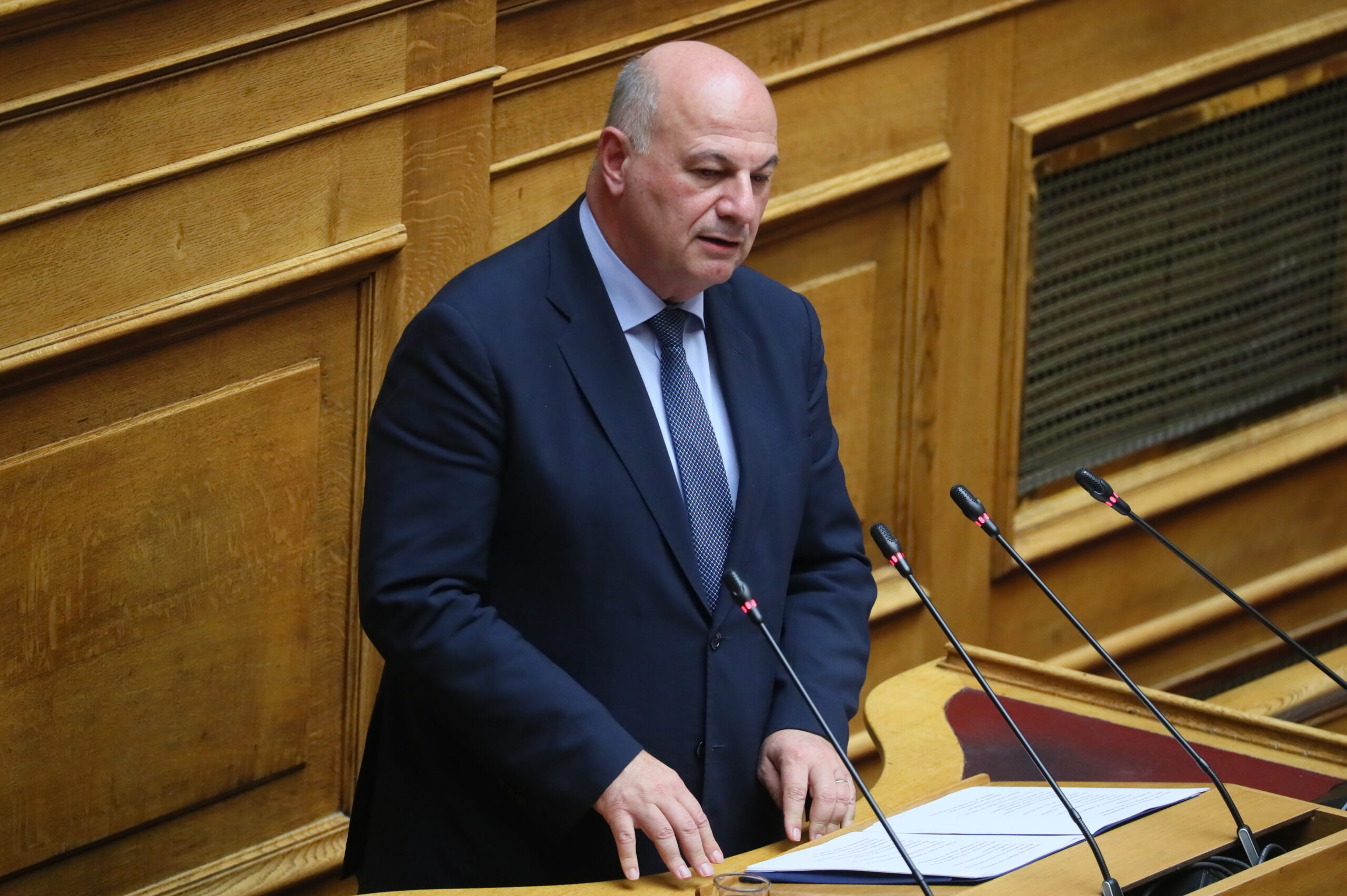 Κώστας Τσιάρας