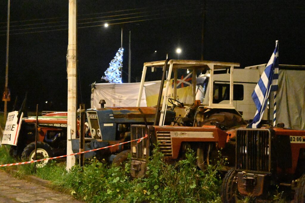 «Ναι» της κυβέρνησης σε δύο συναντήσεις με τα μπλόκα – Ζητήθηκαν δύο λίστες έως 20 συμμετέχοντες για την Τρίτη