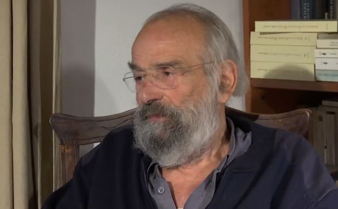 Αλαβάνος: «Το πρώτο πράγμα που έπρεπε να κάνει ο Τσίπρας είναι να γονατίσει και να ζητήσει συγγνώμη»
