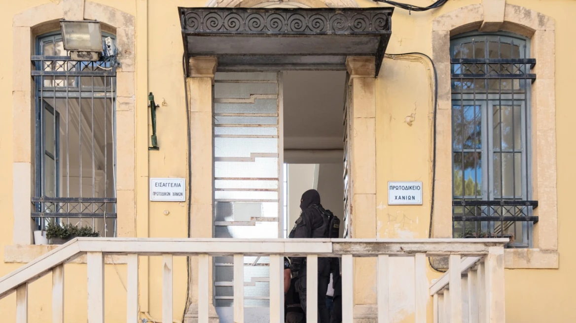 Ελεύθερος με εγγύηση 150.000 ευρώ ο Επίσκοπος που φέρεται να συνεργαζόταν με την κρητική μαφία