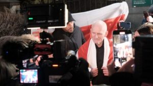 Λευκορωσία: «Σ’ αγαπώ»: Η πρώτη κουβέντα που είπε η σύζυγός του Άλες Μπιαλιάτσκι στον απελευθερωμένο Νομπελίστα