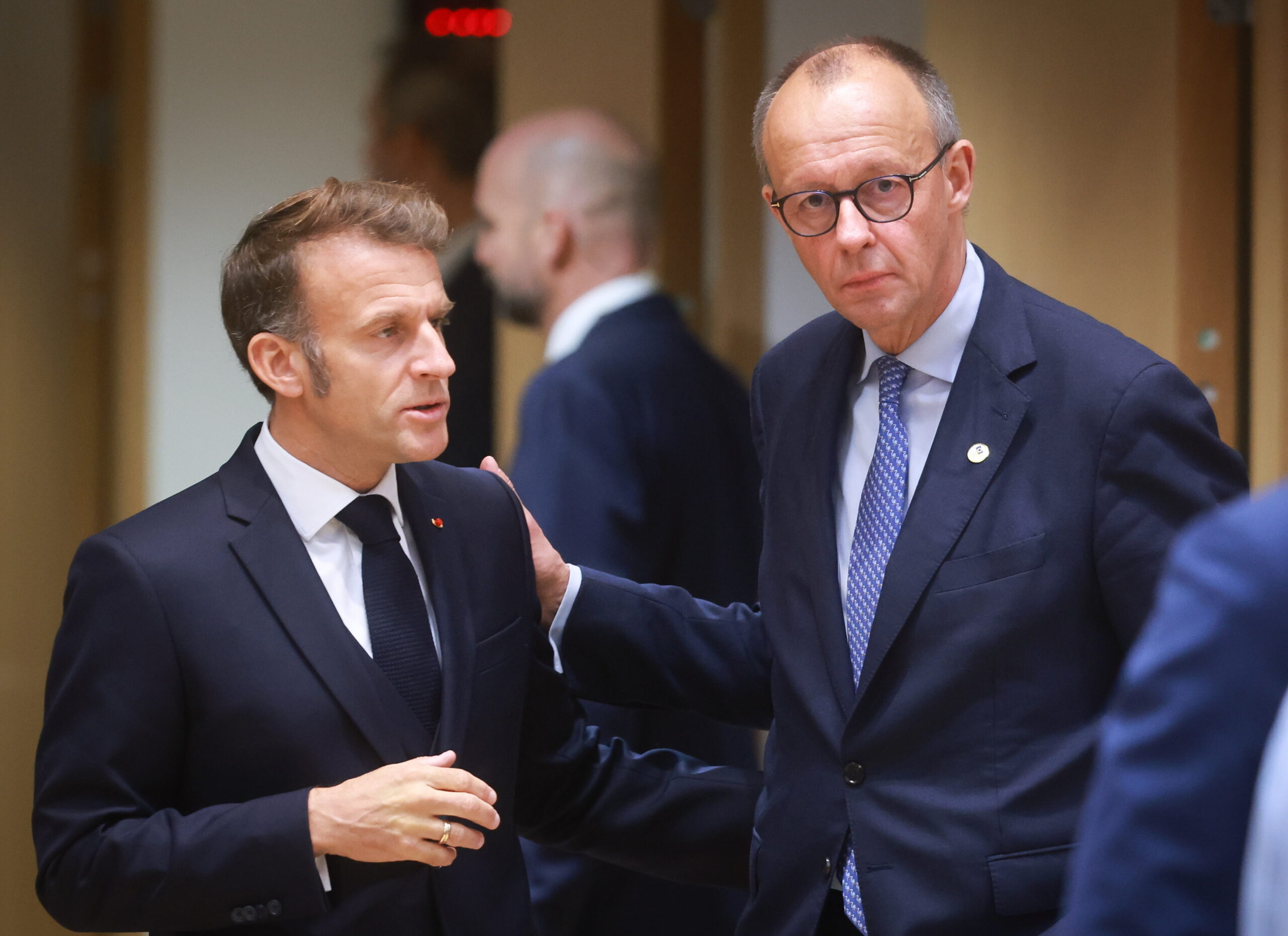 Η Γερμανία κατευνάζει την Ουάσινγκτον, κοιτώντας στη μετά Τραμπ εποχή – «Σκληρή γραμμή» από το Παρίσι