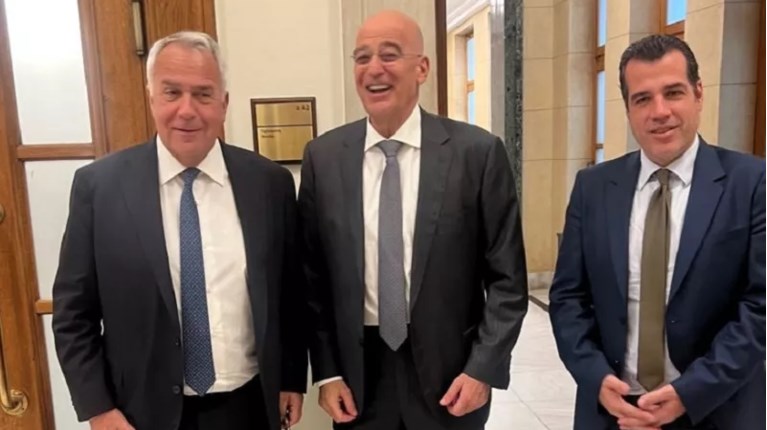 Βορίδης και Πλεύρης σε τετ α τετ με Δένδια