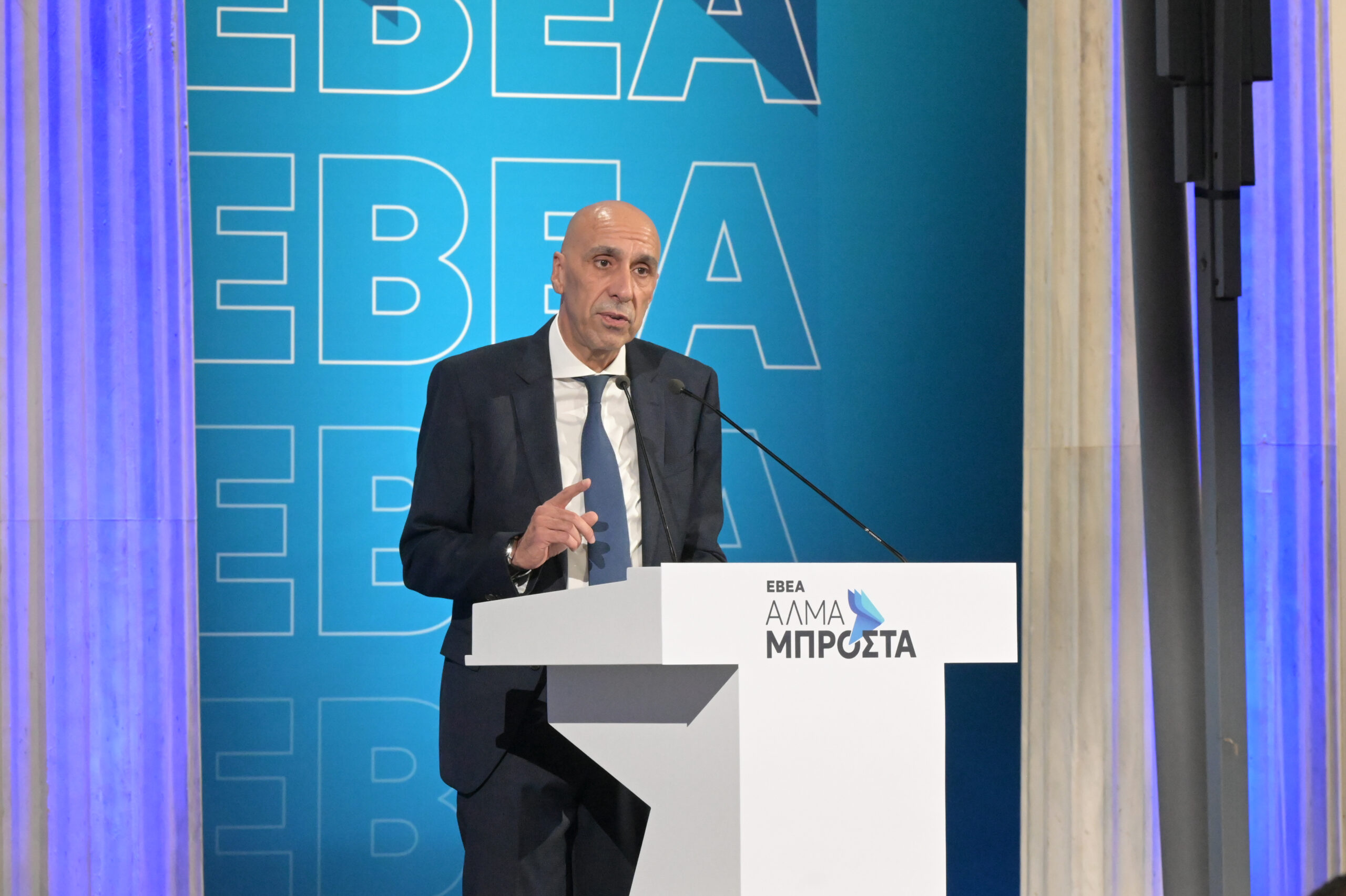 Γιάννης Μπρατάκος