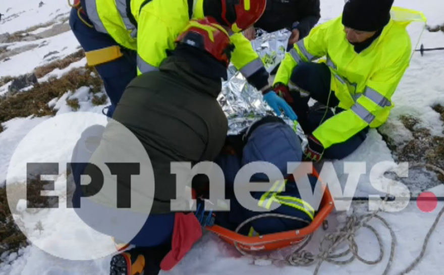 Τραυματίες οι τέσσερις από τους οκτώ ορειβάτες στον Ταΰγετο – Τους μεταφέρουν με φορεία πάνω στον πάγο Τραυματίες οι τέσσερις από τους οκτώ ορειβάτες στον Ταΰγετο – Τους μεταφέρουν με φορεία πάνω στον πάγο
