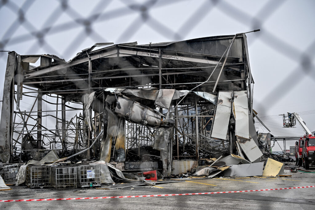 Το εργοστάσιο της Βιολάντα στα Τρίκαλα, μετά την θανατηφόρα έκρηξη