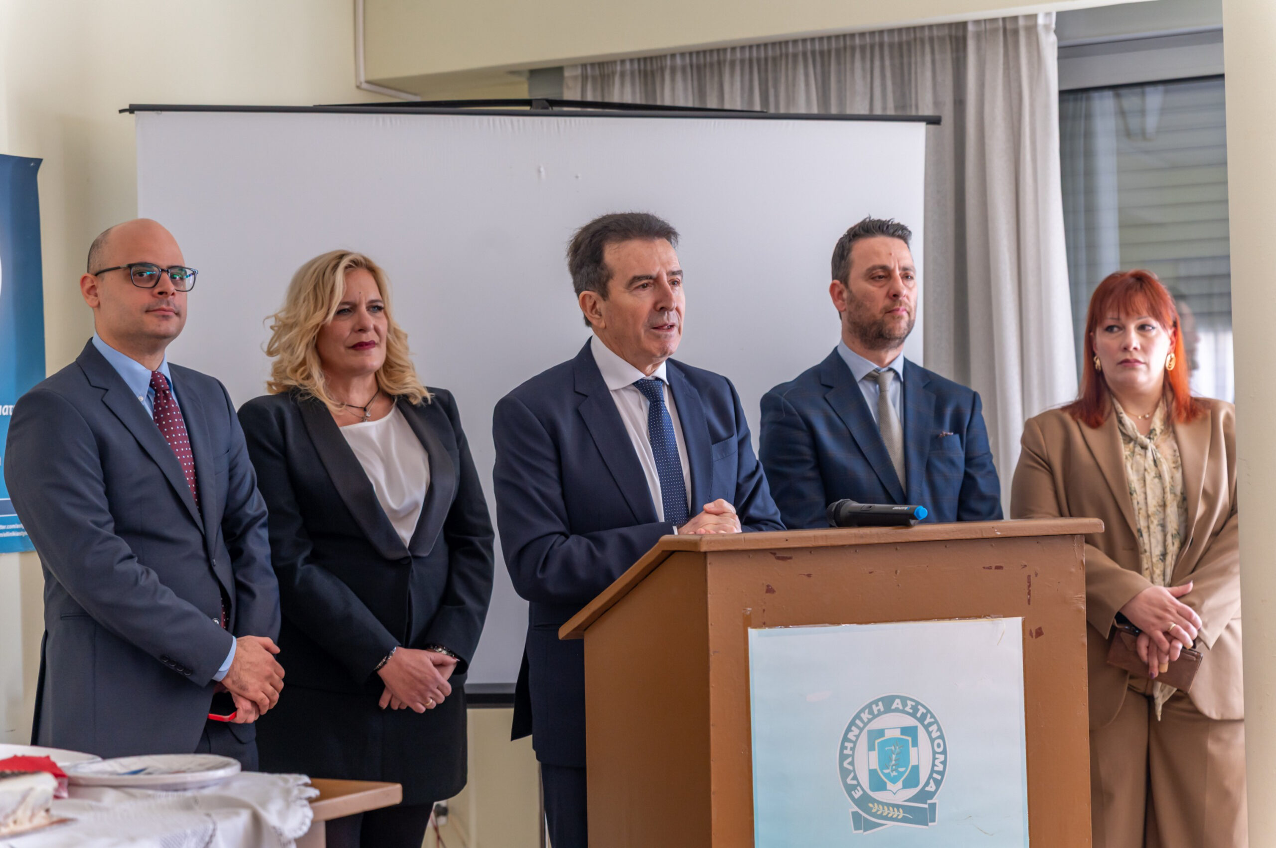 Ο Μιχάλης Χρυσοχοΐδης στον Πειραιά