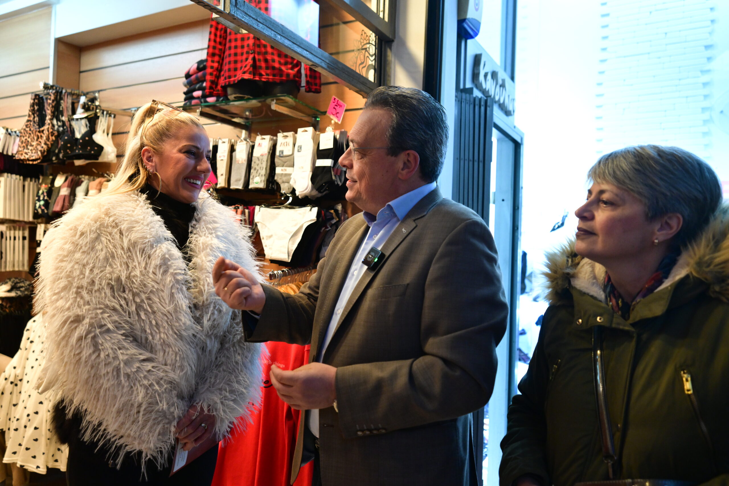 Επίσκεψη του προέδρου του ΣΥΡΙΖΑ-ΠΣ, Σωκράτη Φάμελλου, στην αγορά του Παγκρατίου