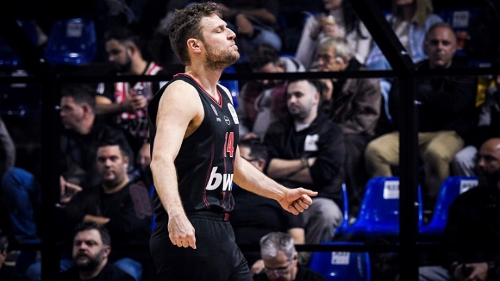 Σάσα Βεζένκοβ