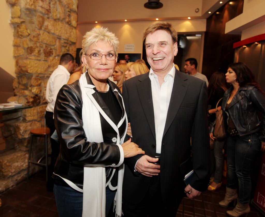 Ο Γιώργος Μαρίνος με τη Μαρινέλλα, σε πρεμιέρα, το 2010
