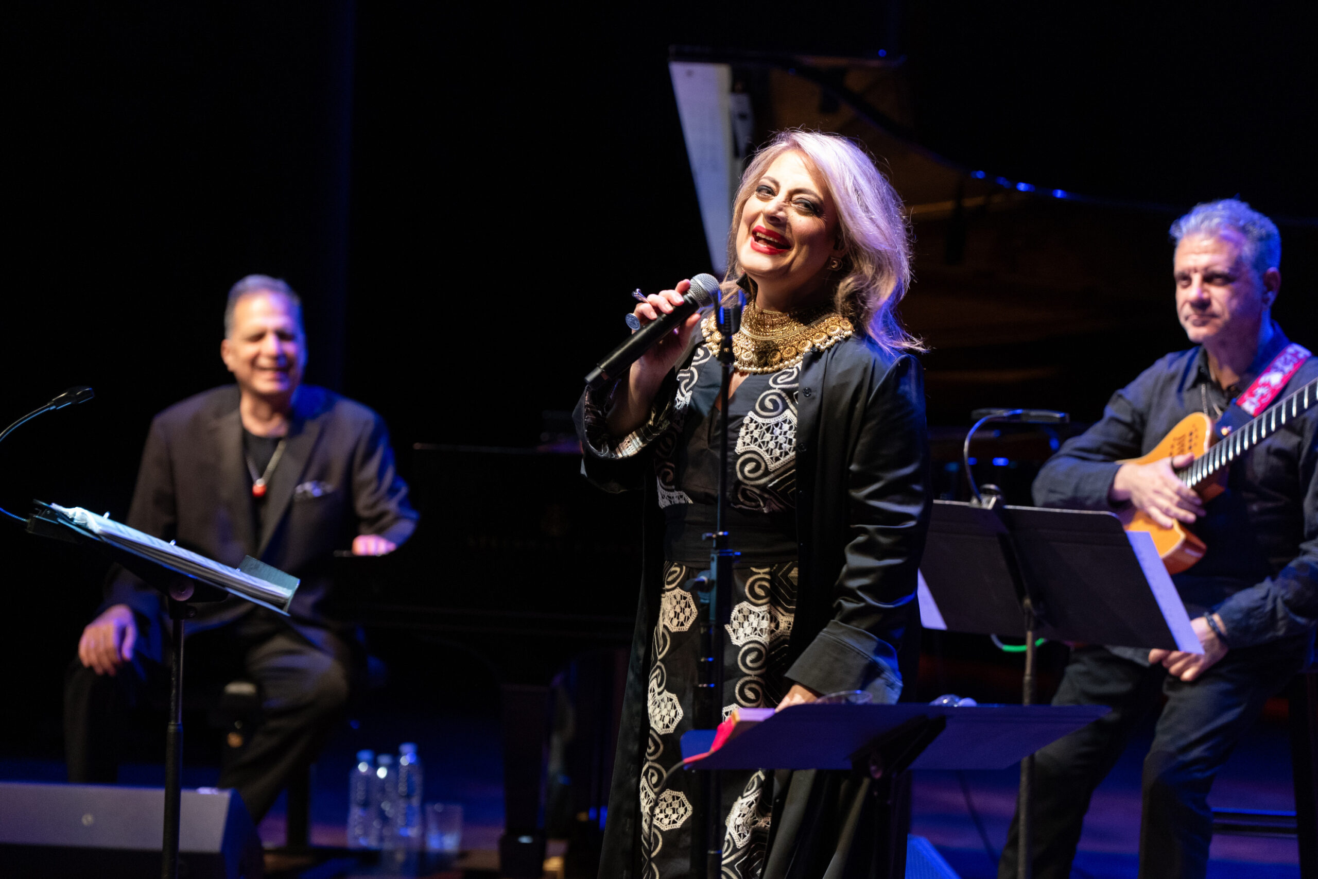 Η Αλέξια στη σκηνή