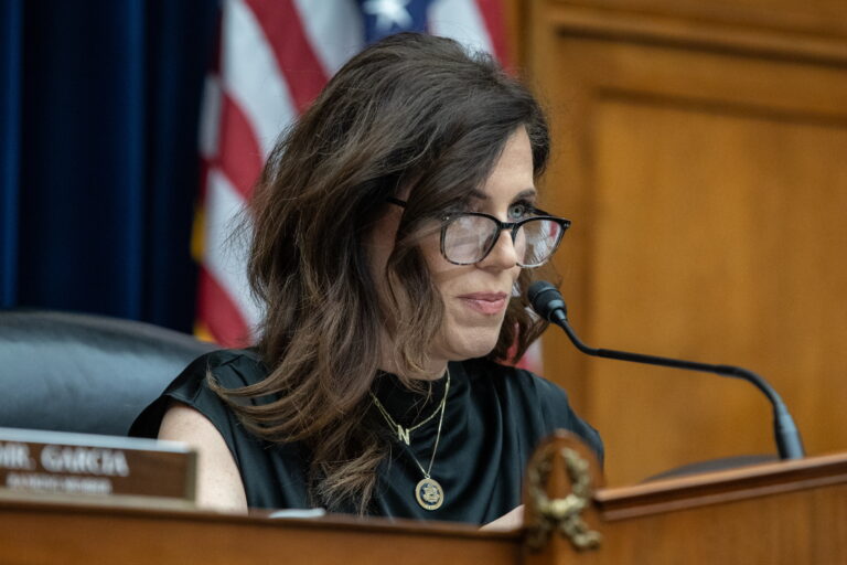 H Νάνσι Μέις