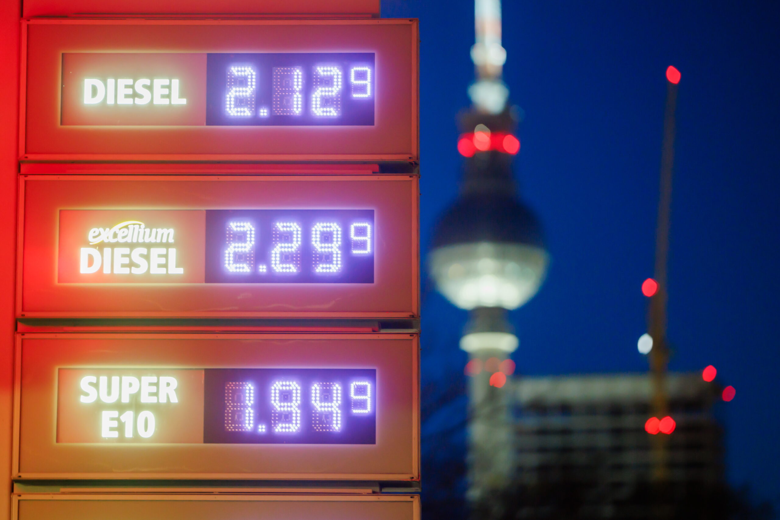 A display shows fuel prices at a petrol station near the TV tower in Berlin, Germany, 07 March 2026. Fuel prices have risen since the start of US and Israeli military strikes on Iran and retaliatory attacks by Iran.