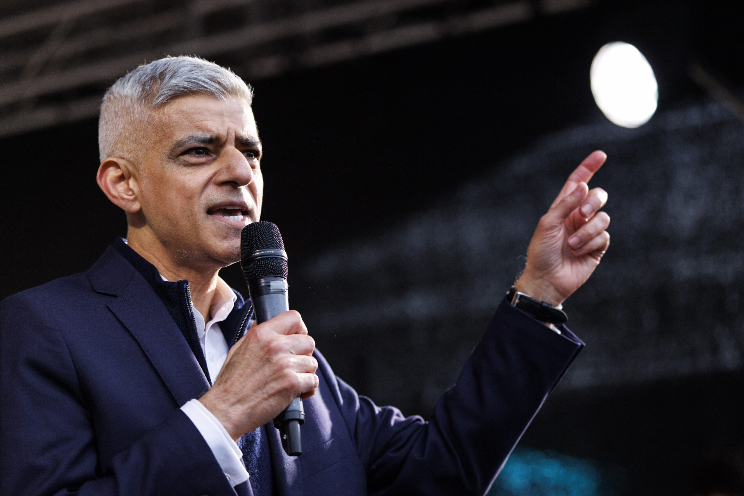 O Δήμαρχος Λονδίνου, Σαντίκ Καν