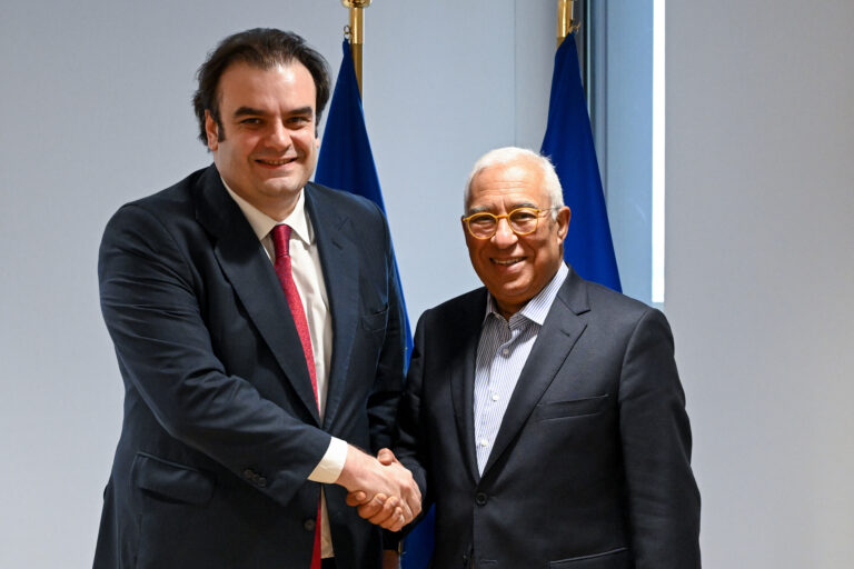 Ο Κυριάκος Πιερρακάκης και ο Αντόνιο Κόστα