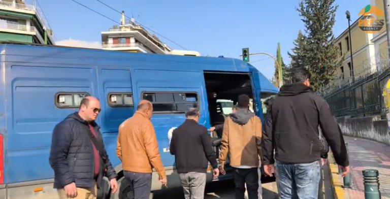 Σούδα - Η έξοδος του φερόμενου ως κατασκόπου από την Ευελπίδων